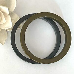 Beautiful Vintage Mod Pair of Flat Edged/tested Bakelite Bangles.
